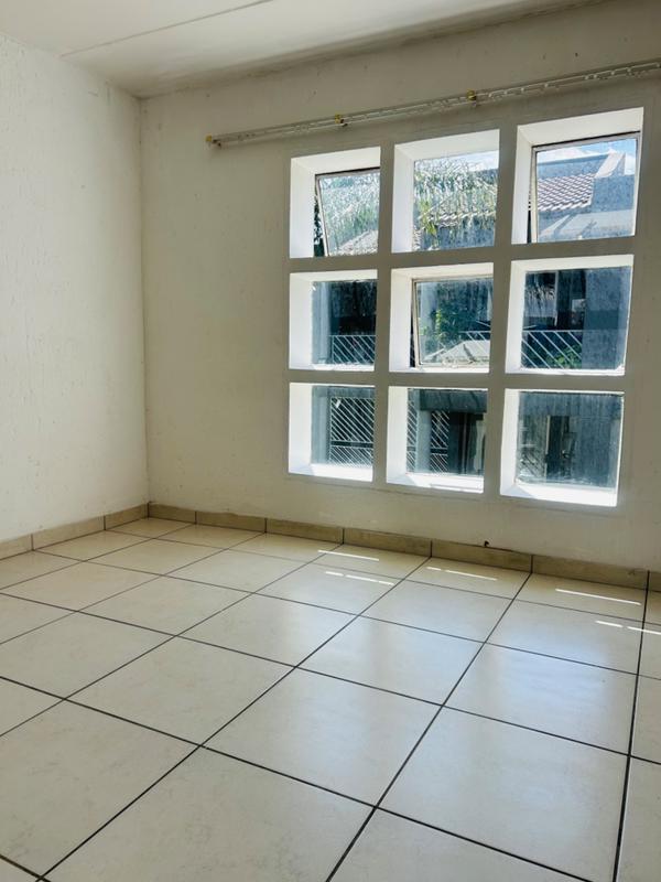 To Let 2 Bedroom Property for Rent in Mulbarton Gauteng