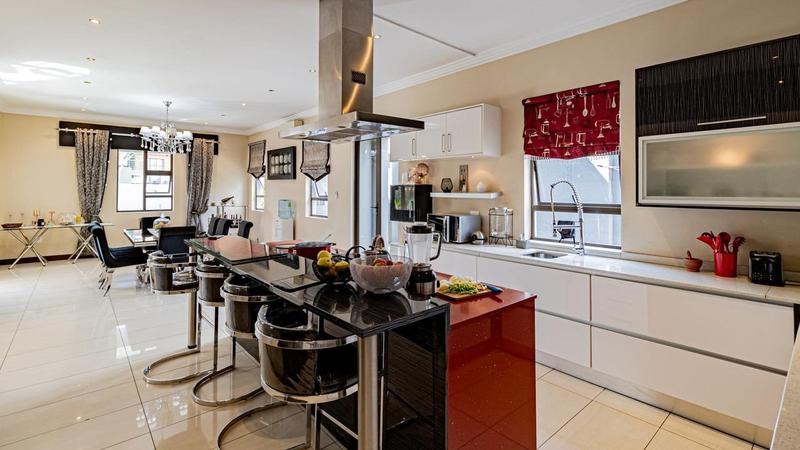 5 Bedroom Property for Sale in Woodmead Gauteng