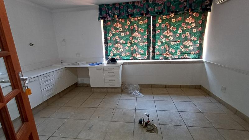 Commercial Property for Sale in Die Hoewes Gauteng