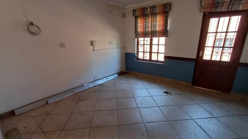 Commercial Property for Sale in Die Hoewes Gauteng