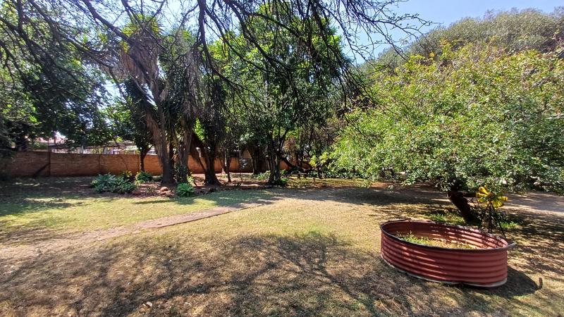 Commercial Property for Sale in Die Hoewes Gauteng
