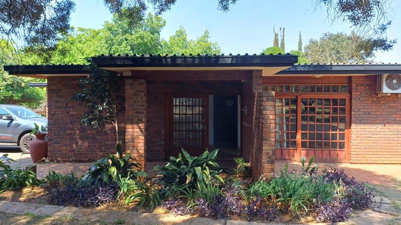 Commercial Property for Sale in Die Hoewes Gauteng
