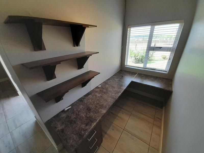2 Bedroom Property for Sale in Zwavelpoort Gauteng
