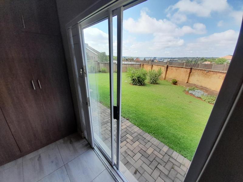 2 Bedroom Property for Sale in Zwavelpoort Gauteng