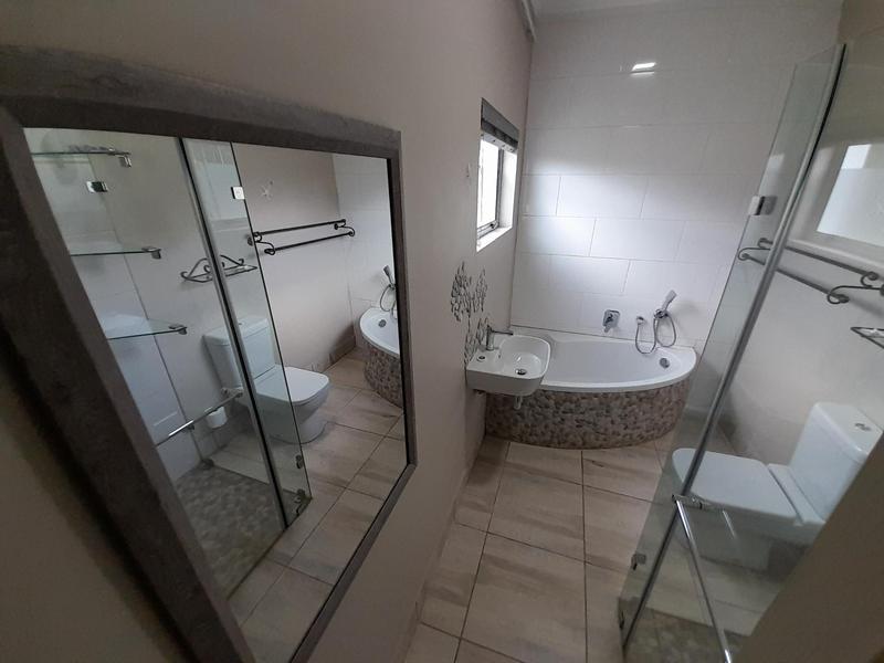 2 Bedroom Property for Sale in Zwavelpoort Gauteng