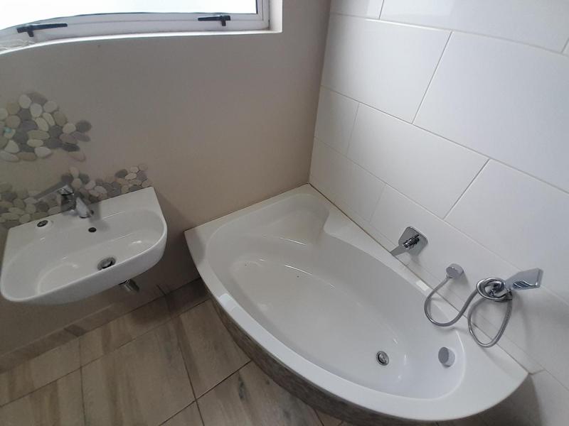 2 Bedroom Property for Sale in Zwavelpoort Gauteng
