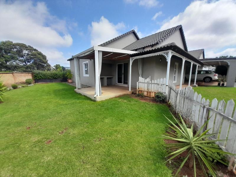 2 Bedroom Property for Sale in Zwavelpoort Gauteng