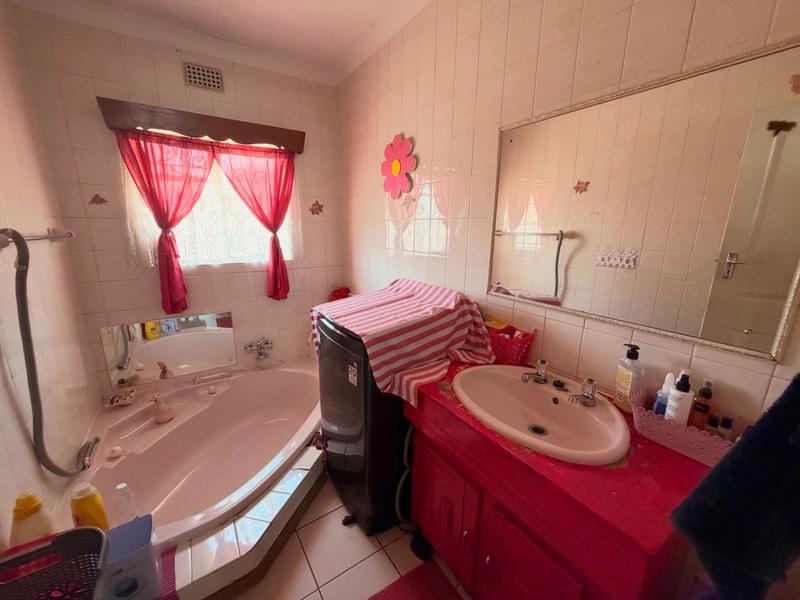 3 Bedroom Property for Sale in Vanderbijlpark SE 7 Gauteng