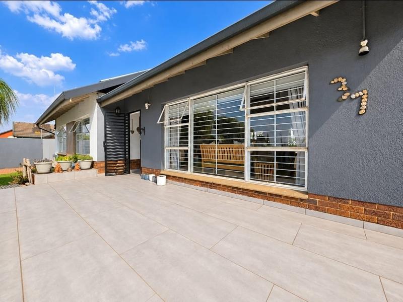 2 Bedroom Property for Sale in Raceview Gauteng