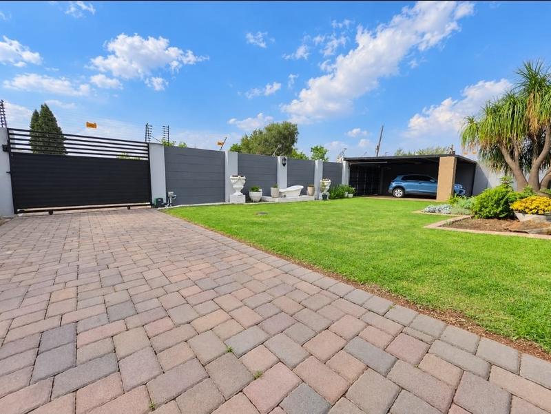 2 Bedroom Property for Sale in Raceview Gauteng