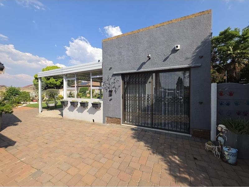2 Bedroom Property for Sale in Raceview Gauteng