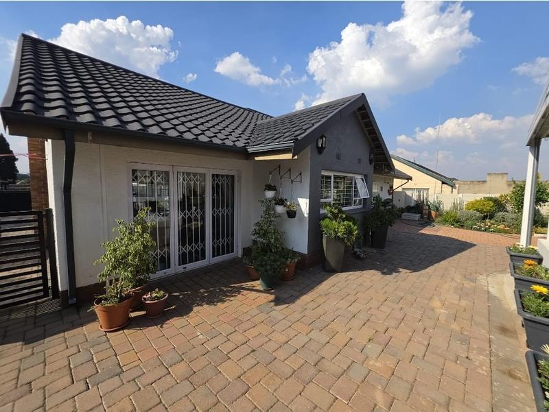 2 Bedroom Property for Sale in Raceview Gauteng