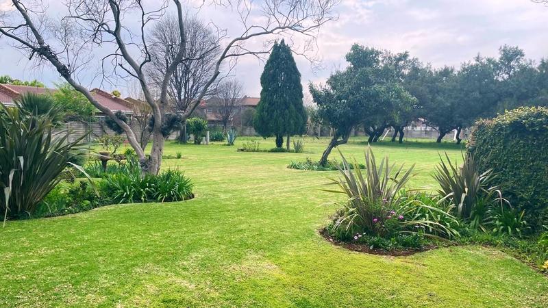 2 Bedroom Property for Sale in Flora Gardens Gauteng
