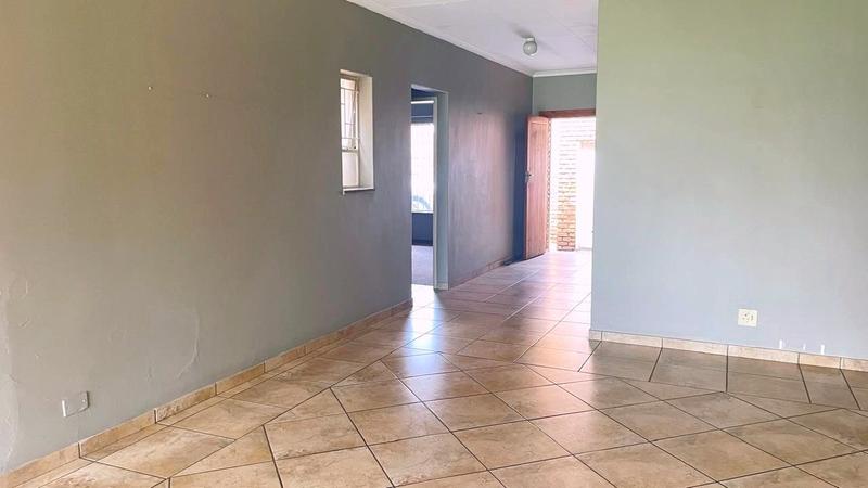 2 Bedroom Property for Sale in Flora Gardens Gauteng