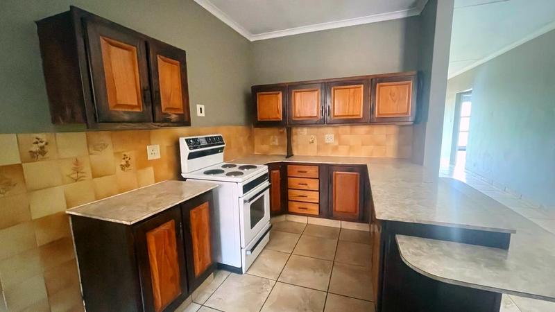 2 Bedroom Property for Sale in Flora Gardens Gauteng