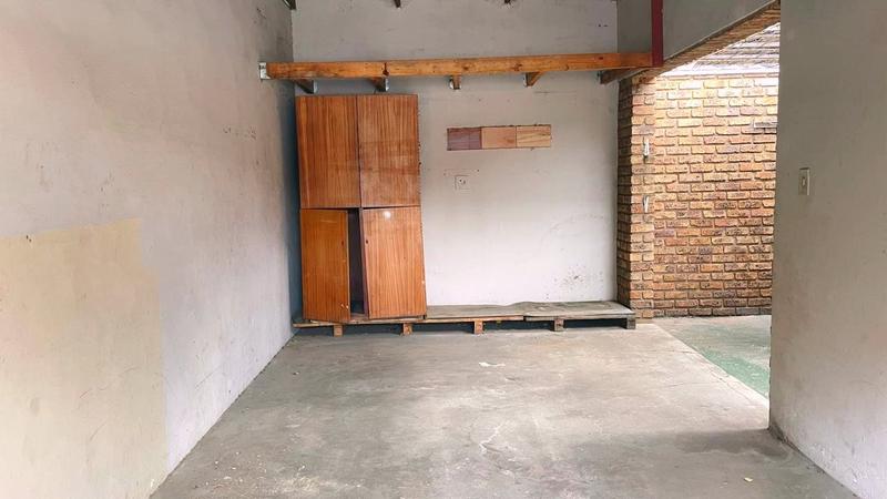 2 Bedroom Property for Sale in Flora Gardens Gauteng