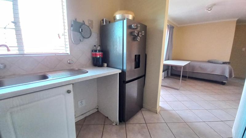 To Let 2 Bedroom Property for Rent in Rooihuiskraal North Gauteng