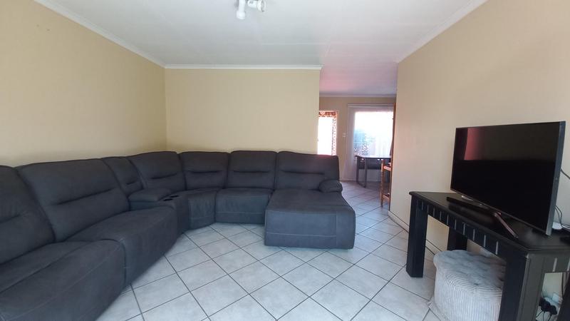 To Let 2 Bedroom Property for Rent in Rooihuiskraal North Gauteng