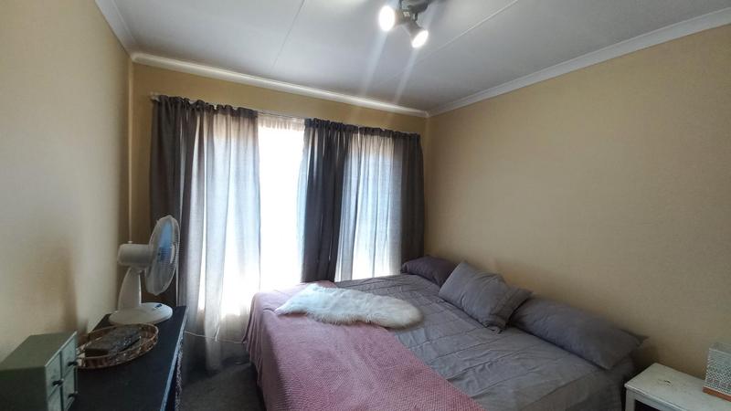 To Let 2 Bedroom Property for Rent in Rooihuiskraal North Gauteng