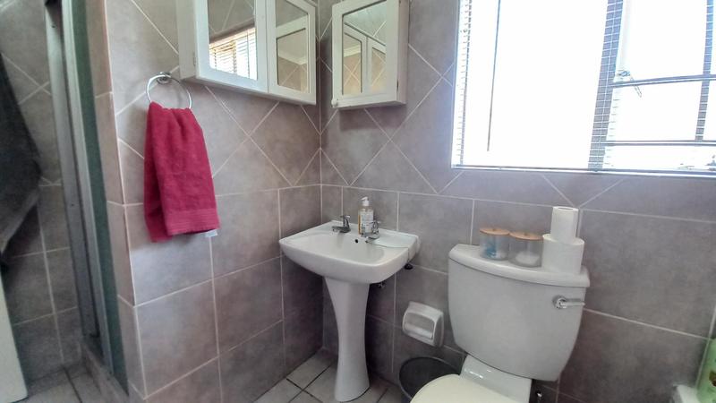 To Let 2 Bedroom Property for Rent in Rooihuiskraal North Gauteng