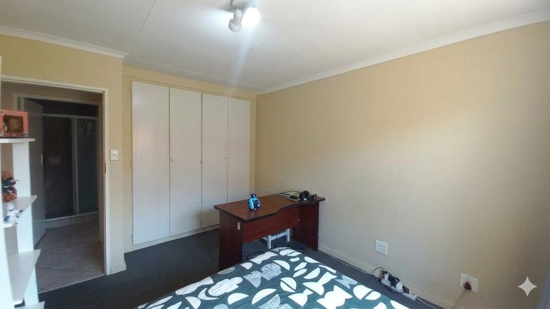 To Let 2 Bedroom Property for Rent in Rooihuiskraal North Gauteng