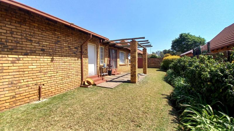 To Let 2 Bedroom Property for Rent in Rooihuiskraal North Gauteng