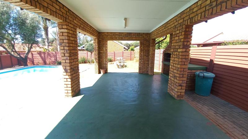 To Let 2 Bedroom Property for Rent in Rooihuiskraal North Gauteng