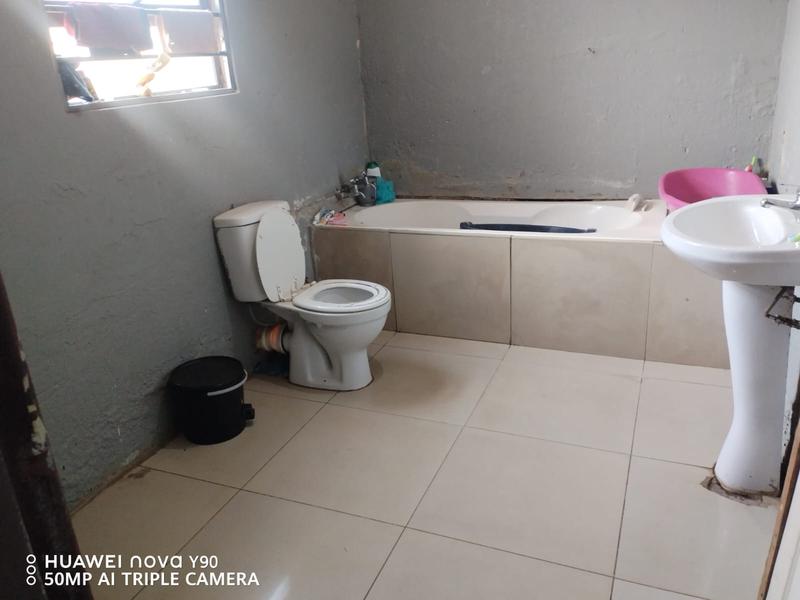 2 Bedroom Property for Sale in Katlehong South Gauteng