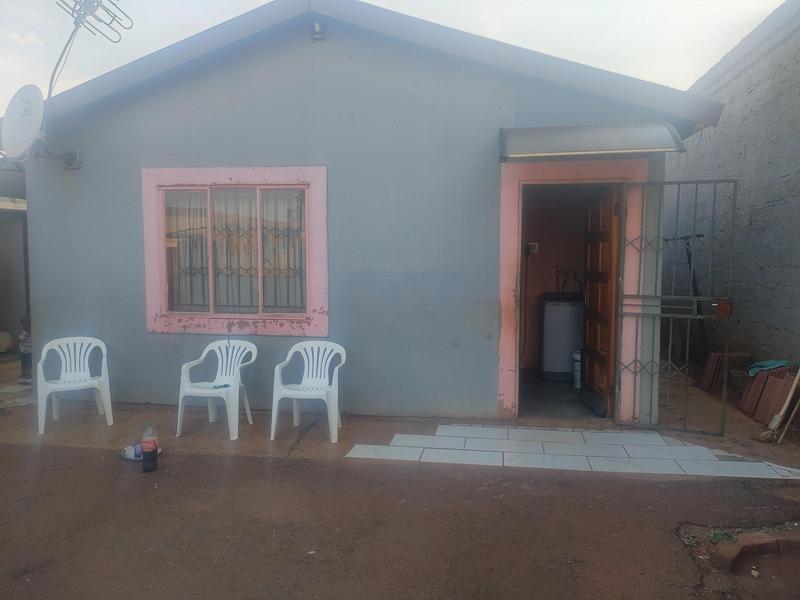 2 Bedroom Property for Sale in Katlehong South Gauteng