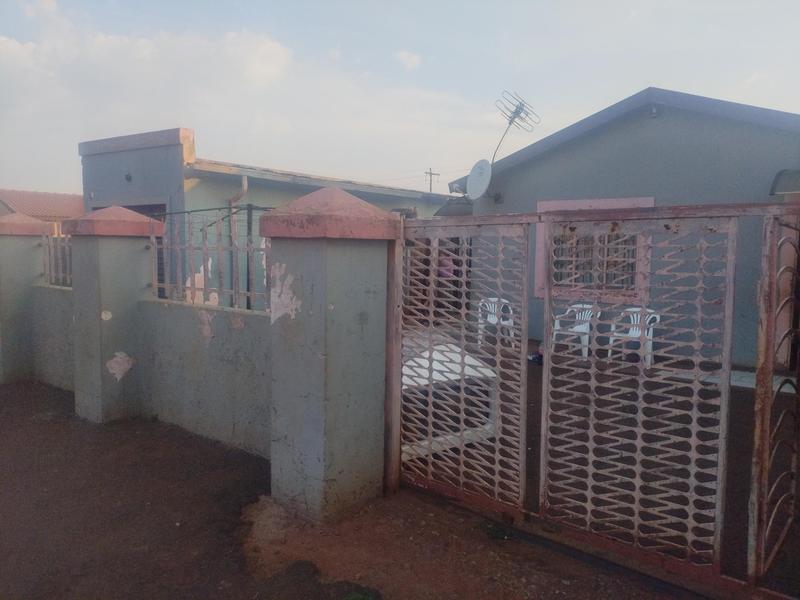 2 Bedroom Property for Sale in Katlehong South Gauteng