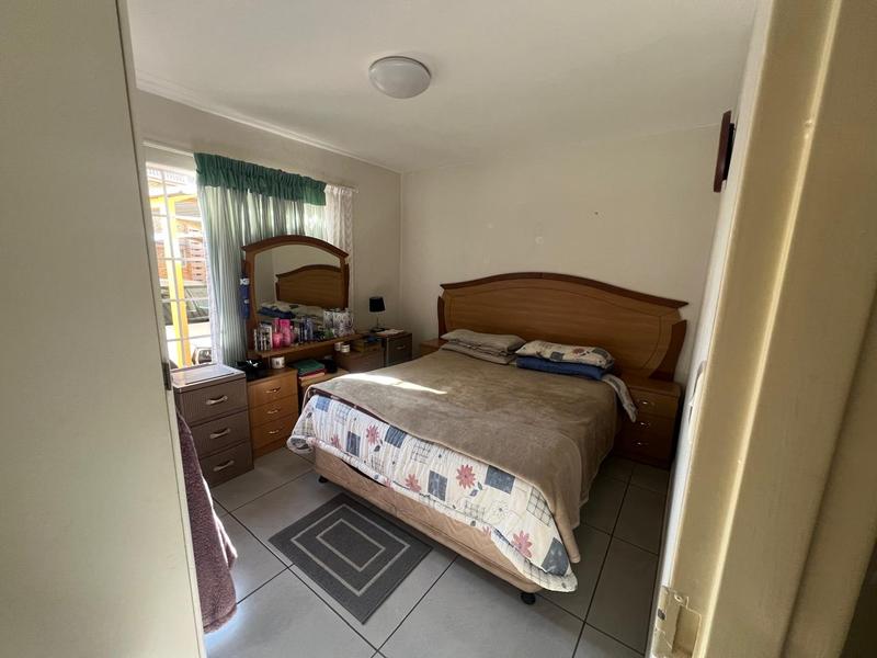 2 Bedroom Property for Sale in Helikonpark Gauteng