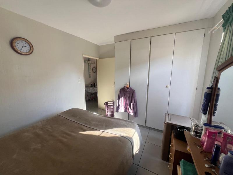 2 Bedroom Property for Sale in Helikonpark Gauteng