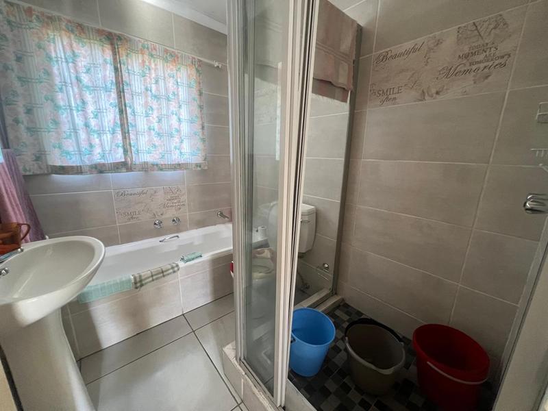 2 Bedroom Property for Sale in Helikonpark Gauteng