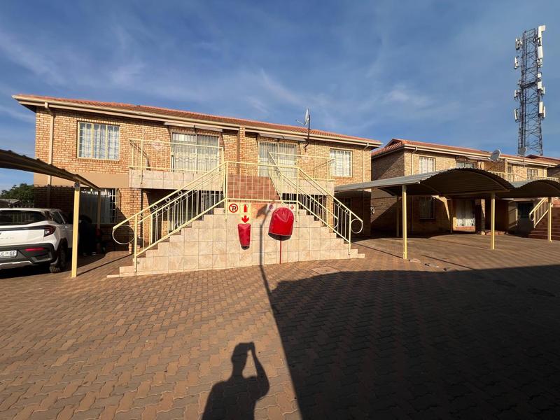 2 Bedroom Property for Sale in Helikonpark Gauteng
