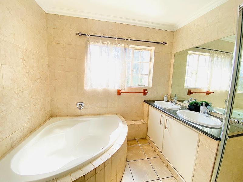To Let 2 Bedroom Property for Rent in Edenburg Gauteng