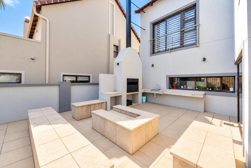 4 Bedroom Property for Sale in Broadacres Gauteng