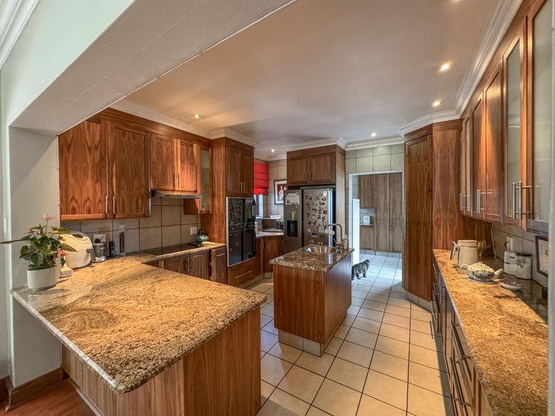 5 Bedroom Property for Sale in Midstream Estate Gauteng