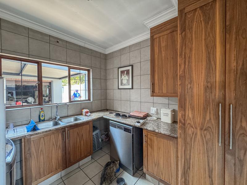 5 Bedroom Property for Sale in Midstream Estate Gauteng