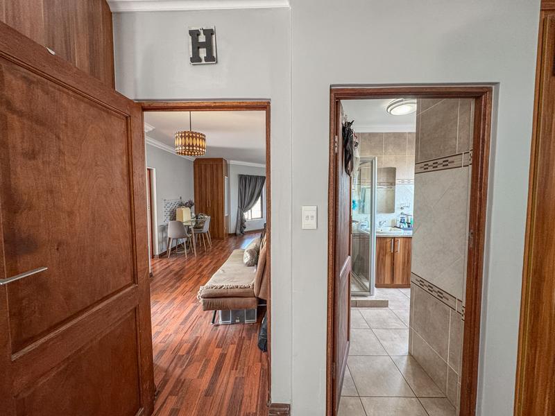 5 Bedroom Property for Sale in Midstream Estate Gauteng