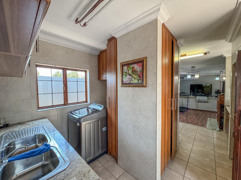 5 Bedroom Property for Sale in Midstream Estate Gauteng