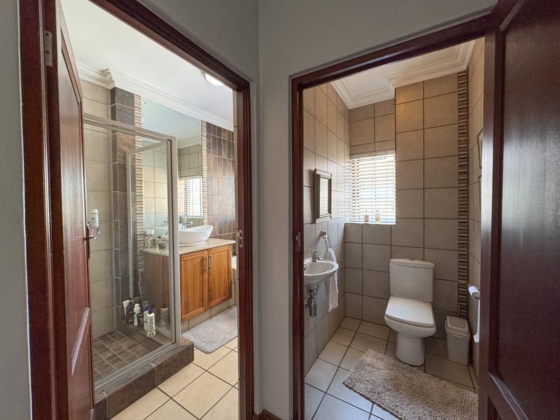 5 Bedroom Property for Sale in Midstream Estate Gauteng