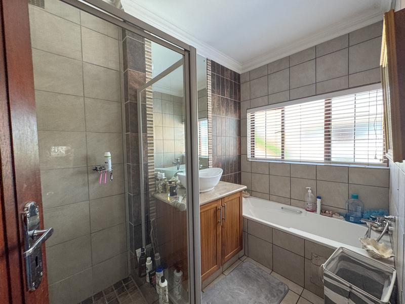 5 Bedroom Property for Sale in Midstream Estate Gauteng