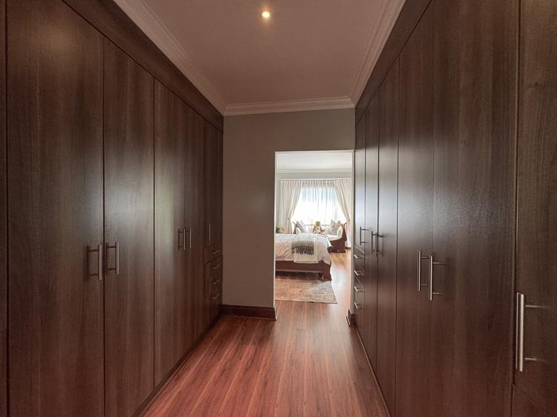 5 Bedroom Property for Sale in Midstream Estate Gauteng