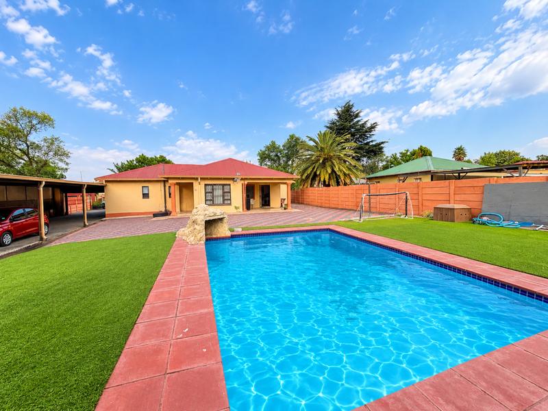 3 Bedroom Property for Sale in Vanderbijlpark CW 5 Gauteng