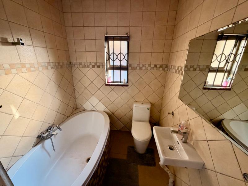 3 Bedroom Property for Sale in Vanderbijlpark CW 5 Gauteng