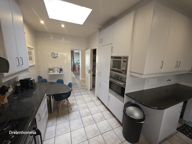 To Let 4 Bedroom Property for Rent in River Club Gauteng