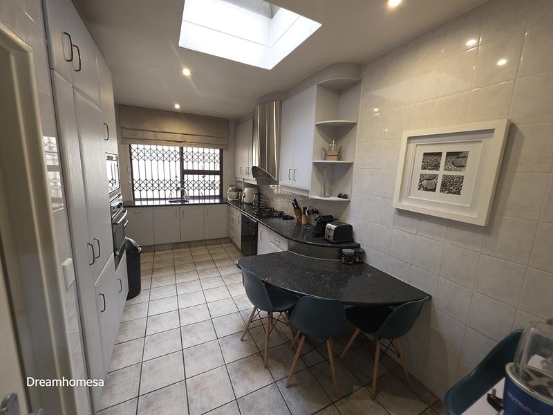 To Let 4 Bedroom Property for Rent in River Club Gauteng