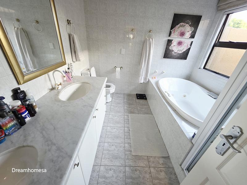 To Let 4 Bedroom Property for Rent in River Club Gauteng