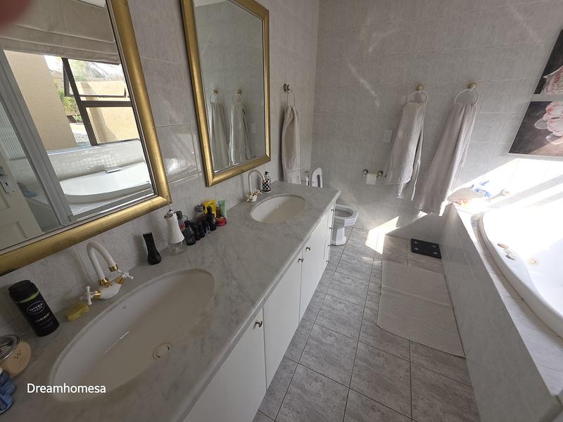 To Let 4 Bedroom Property for Rent in River Club Gauteng
