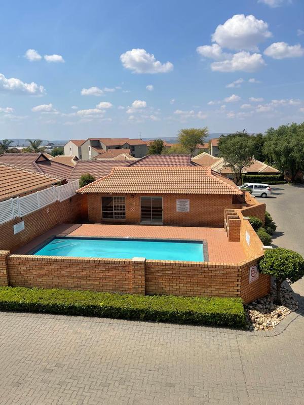 To Let 2 Bedroom Property for Rent in Silver Lakes Gauteng